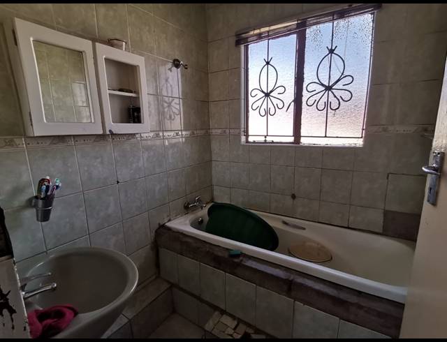 3 BEDROOM HOUSE FOR SALE IN EVATON WEST